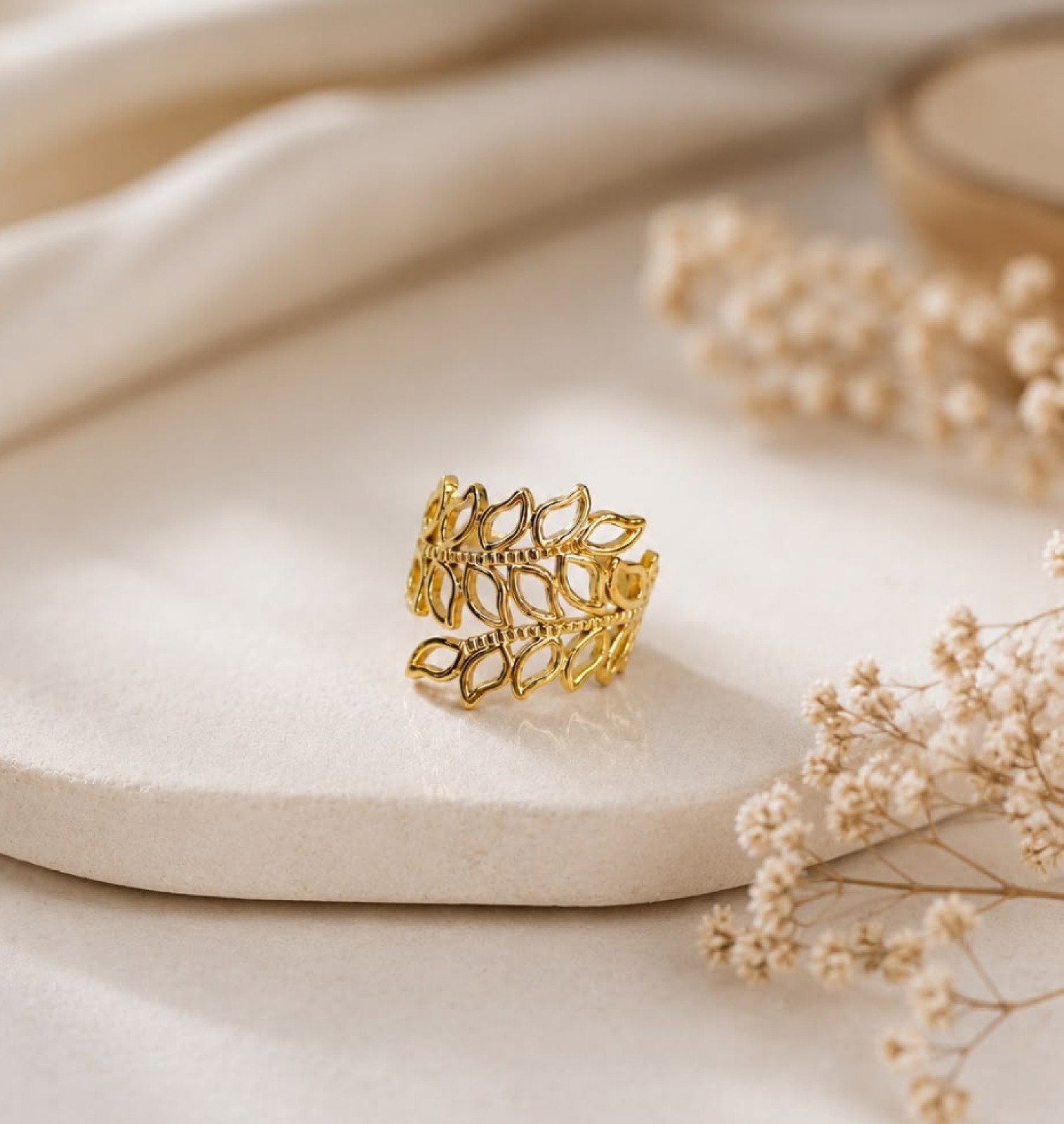 Hollow Leaf Shaped Rings - Image 5