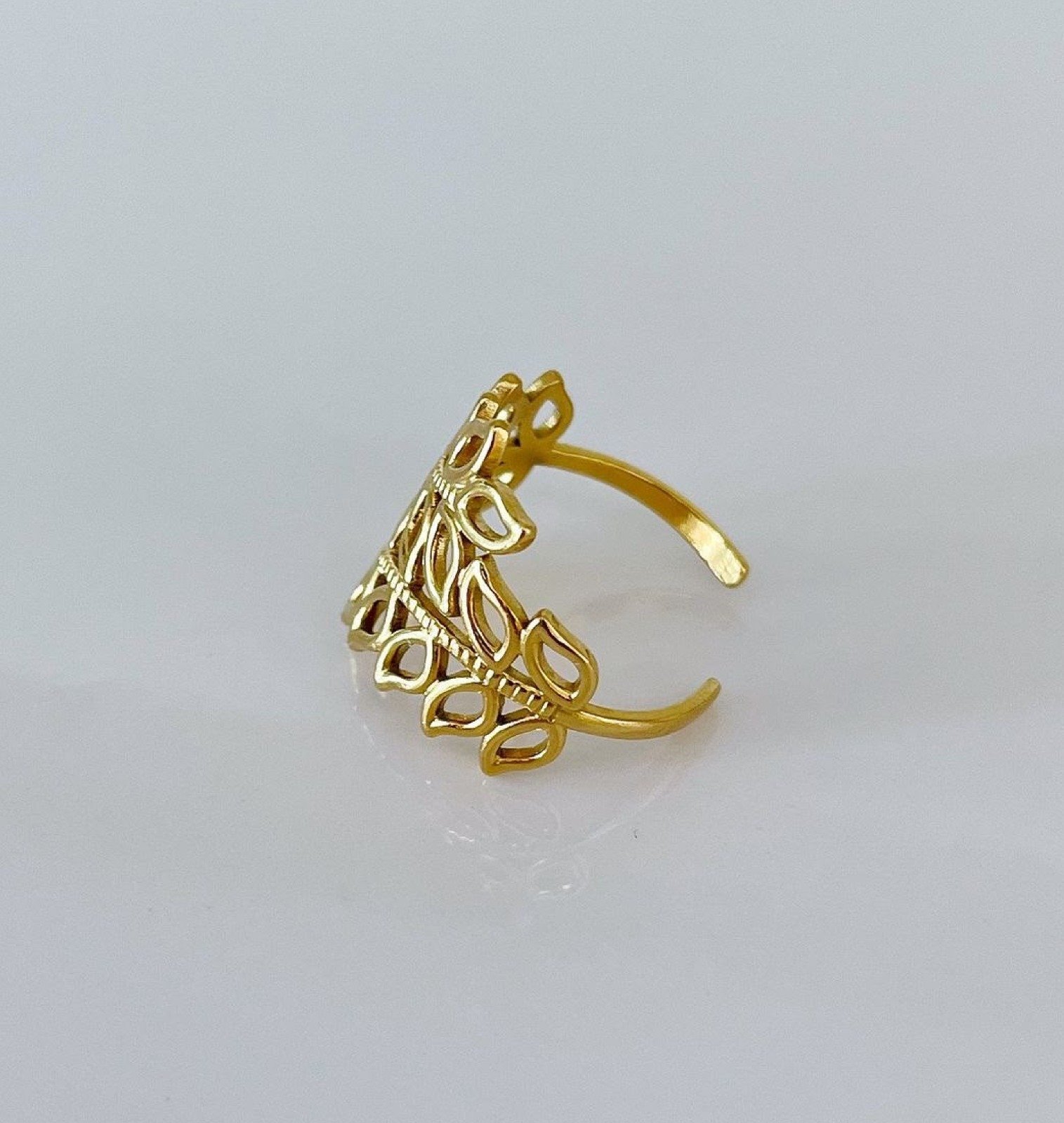 Hollow Leaf Shaped Rings - Image 4