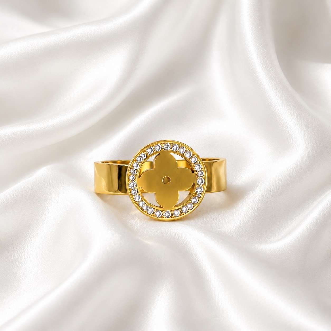 Leaf clover ring